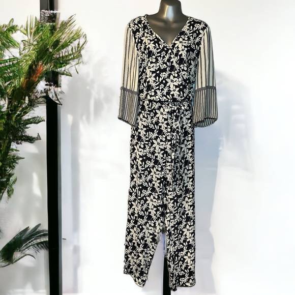 Vince Camuto Pants - Vince Camuto Women's 3/4 Sleeve Floral Lace Mix Print Jumpsuit large